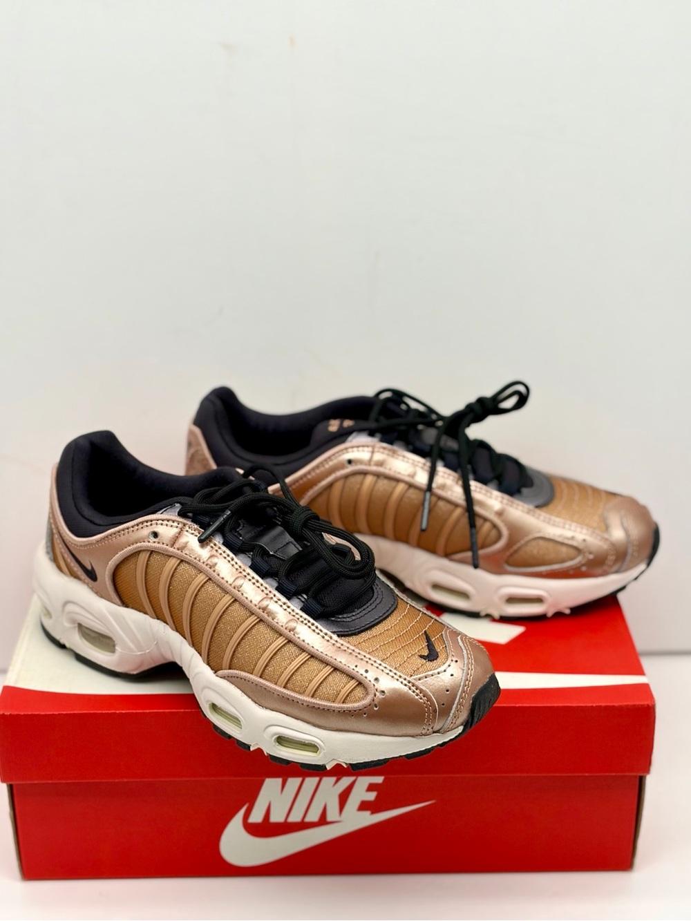 Nike Metallic Bronze AIR MAX TAILWIND IV Sneakers Women’s 8.5